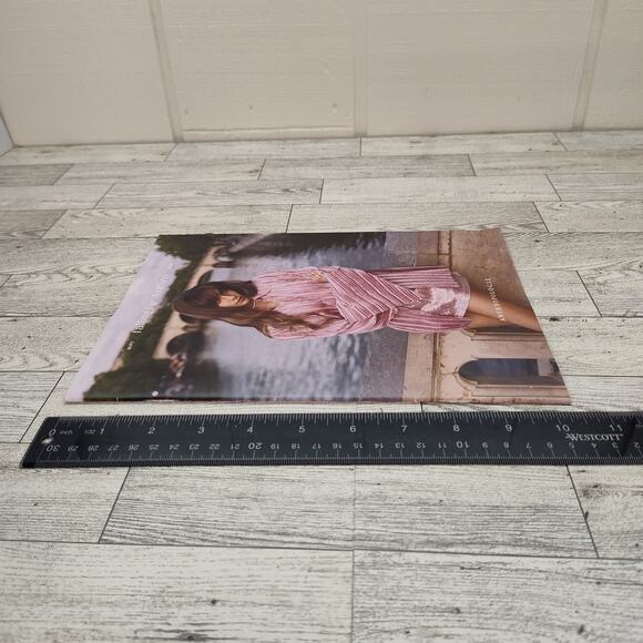 Anthropologie 2023 September - Falling for Anthro‎ - Catalog LOOKBOOK Back Issue - Picture 3 of 10